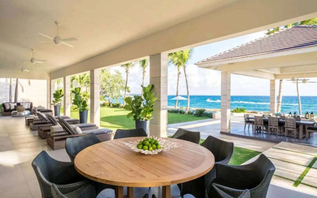 Sunny Vacation Villa 68