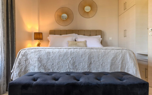 Villa Filoxenia - by the sea - up to 12 guests