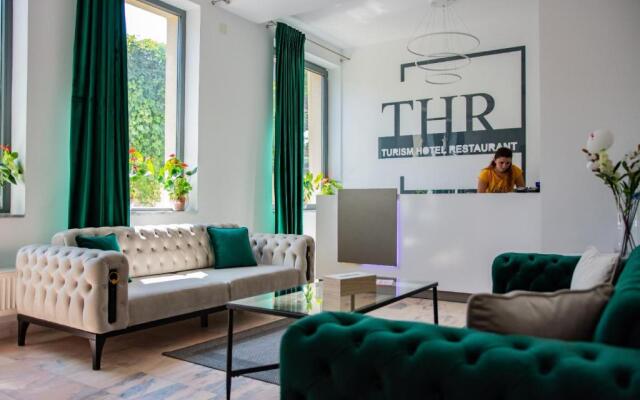 Thr center