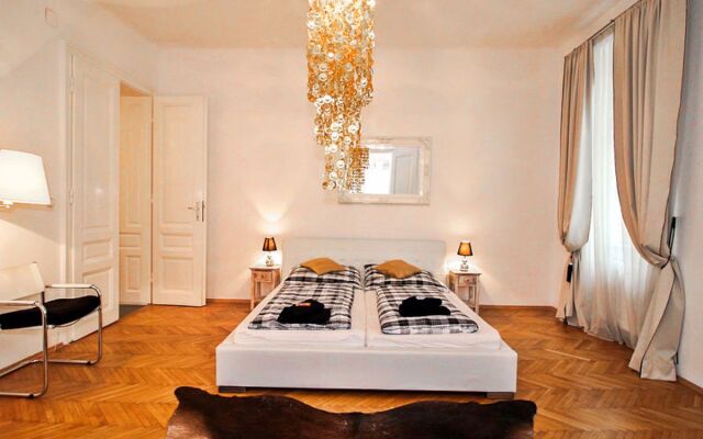 Romantic Living