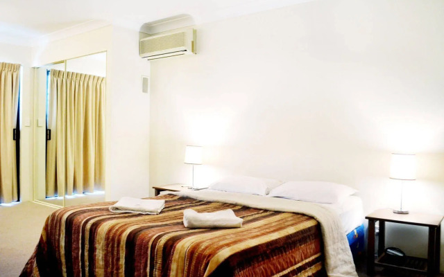 Spring Hill Mews Apartments