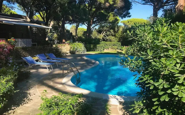 Villa La Sugheretta a Punta Ala con Piscina
