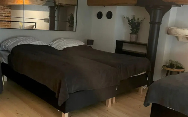 A Comfortable Apartment in the Heart of the City