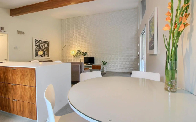 Travis Heights Modern I