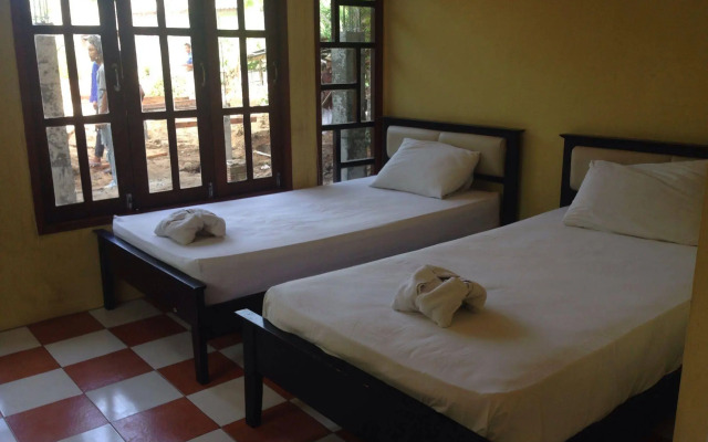 Hut Sun Bungalow
