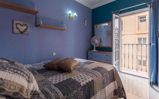 008 Amazing flat very close to the beach