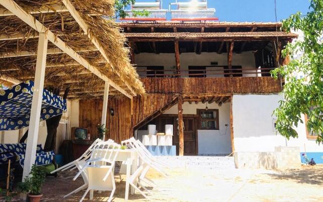 Aliya Konak - Köy Evi ve Lezzetleri
