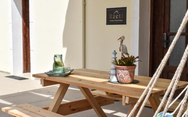Raeti Cretan Guesthouse