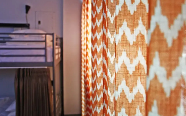 Navel Orange Hostel