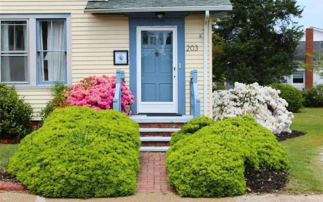 Historic Manteo The Baum 2 Br cottage by RedAwning