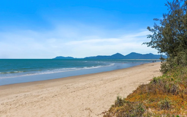 Melaleuca Hideaway - Beach Pool Free Parking