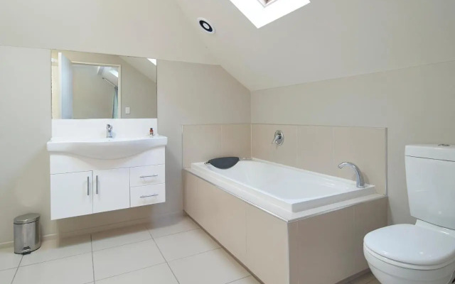 Regents 94B - Christchurch Holiday Homes