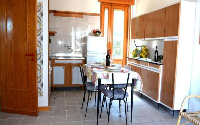 Villetta Carlotta Air conditioned House on two Levels in San Foca