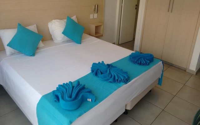 Sea Cleo Napa Hotel & Annex