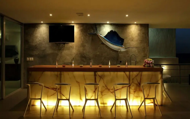 Beachfront Upscale House in Telchac