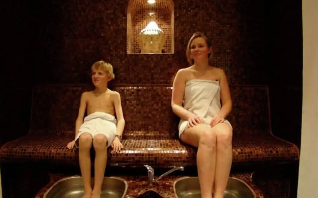 Detached Chalet With Garden and Wifi in Limburg