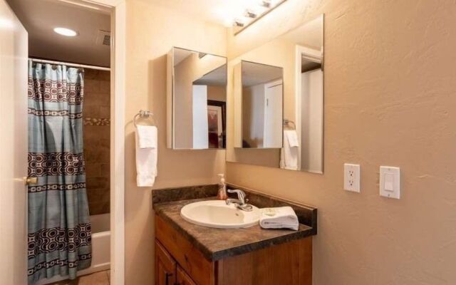 Breakaway West Convenient Condo Near Vail Village by RedAwning