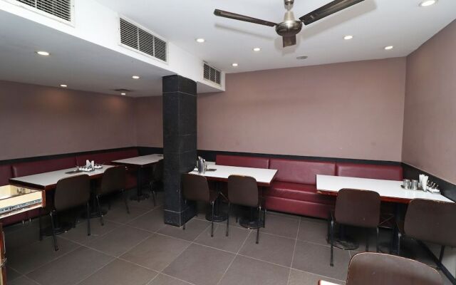 Oyo 28796 Hotel Rajhans