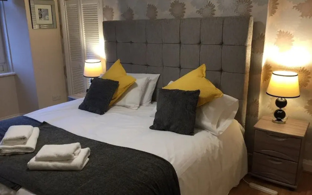 Great location 1 Bedroom Scotstoun Flat