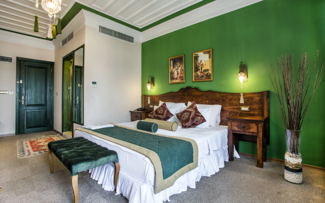 Rose Garden Suites