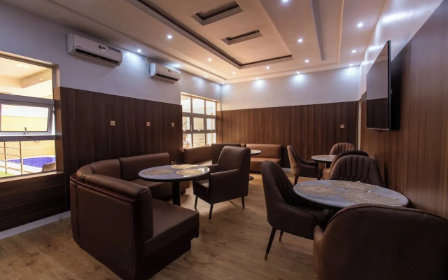 Londonian Hotel & Suites