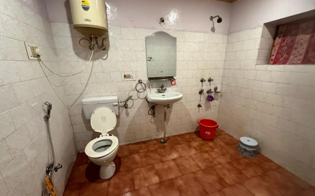Kandalha Guest House
