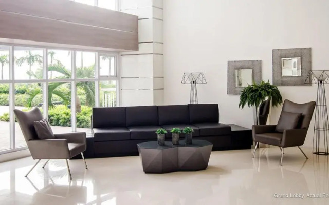 SM Light Residence - 1BR Condo with Balcony FF