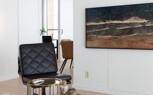 Spacious Apartment in Den Haag near Seabeach