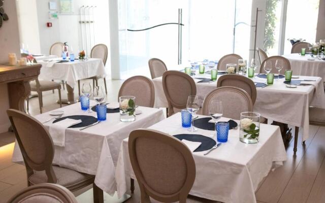 Sundial Gardens & Suites