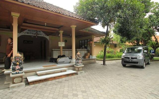 Lusa Hotel