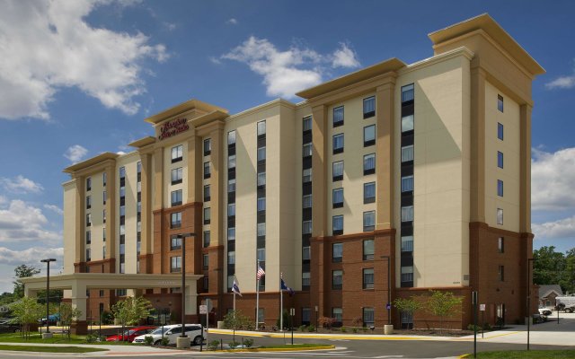 Hampton Inn & Suites Falls Church