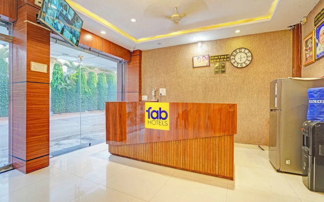 Fabhotel Paras Palace