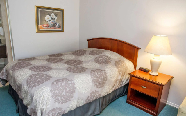 Rideau Heights Inn