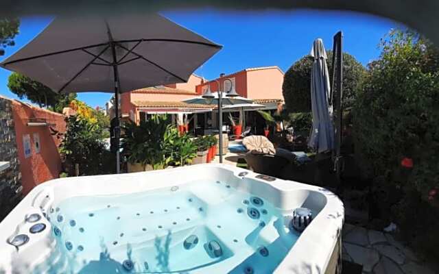 Hébergement Chambre D'Hôtes Grau Du Roi Mas Des Marines Piscine Adult Only