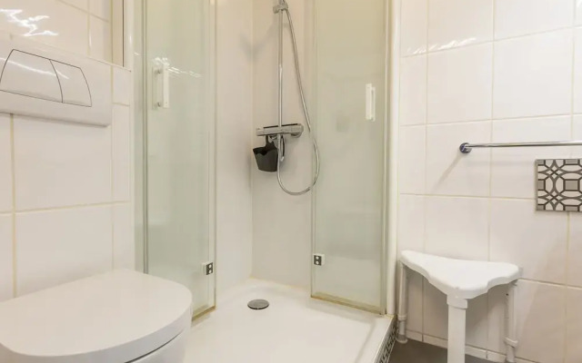 Nice Apartment With Shared Pool