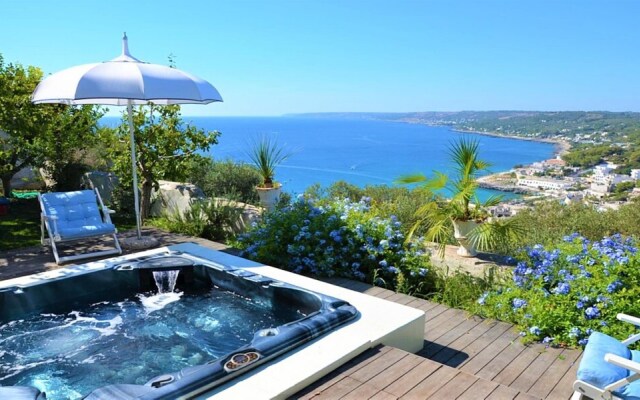 Cst004 in Castro With 3 Bedrooms and 2 Bathrooms