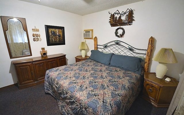 Bare Bear - Two Bedroom Cabin