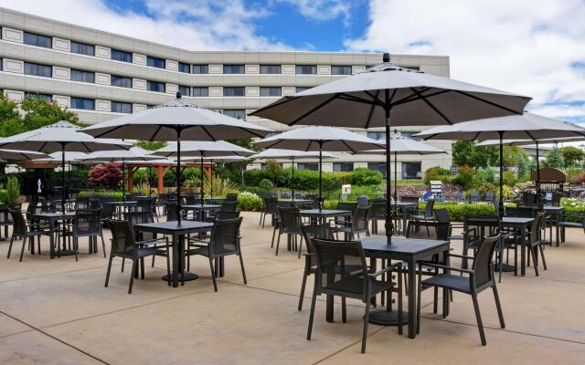 DoubleTree by Hilton Hotel Pleasanton at the Club