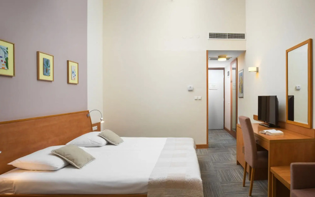 Valamar Tirena Hotel