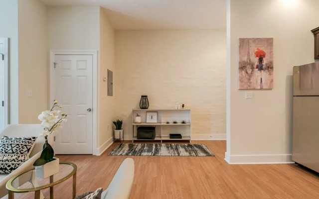 Sunny Arts/warehouse District Suites by Sonder