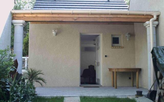 Près d'Evry, petite maison indépendante 1 ch 1 terrasse