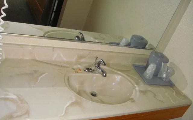 Budget Inn - Laurens
