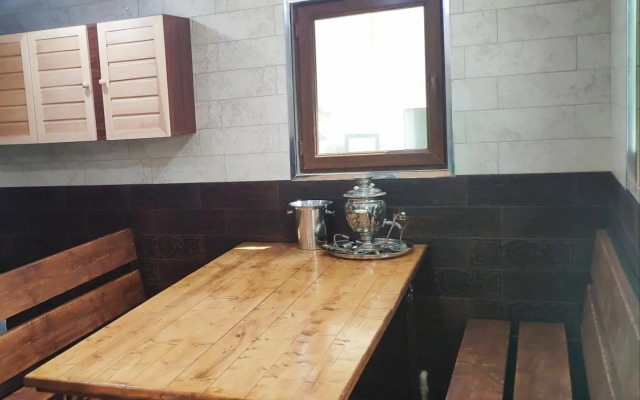 Artur's Poolside EXciting Rest house of 5 rooms