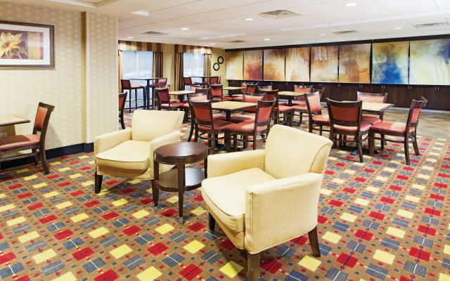 La Quinta Inn & Suites by Wyndham Warner Robins - Robins AFB