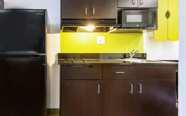 Studio 6 Alexandria, LA