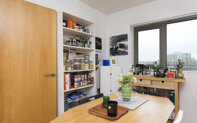1 Bedroom East London Balcony Flat