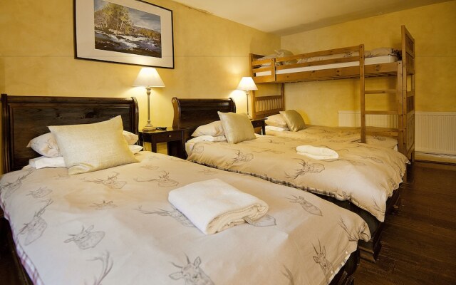 The Falls Of Dochart Inn