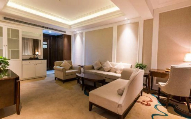 Baofeng International Hotel