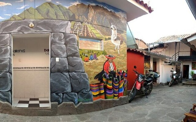 Chelitos Backpacker
