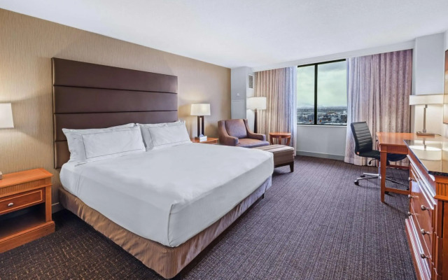 Novotel Phuket City Phokeethra Hotel